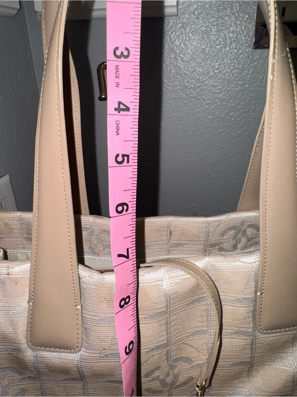 CHANEL authentic cream Patterned Tote with Leather Straps